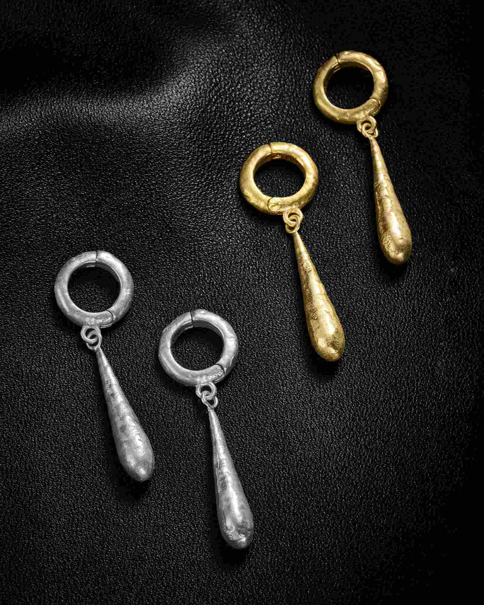 Anthracite Hangers - Image 5