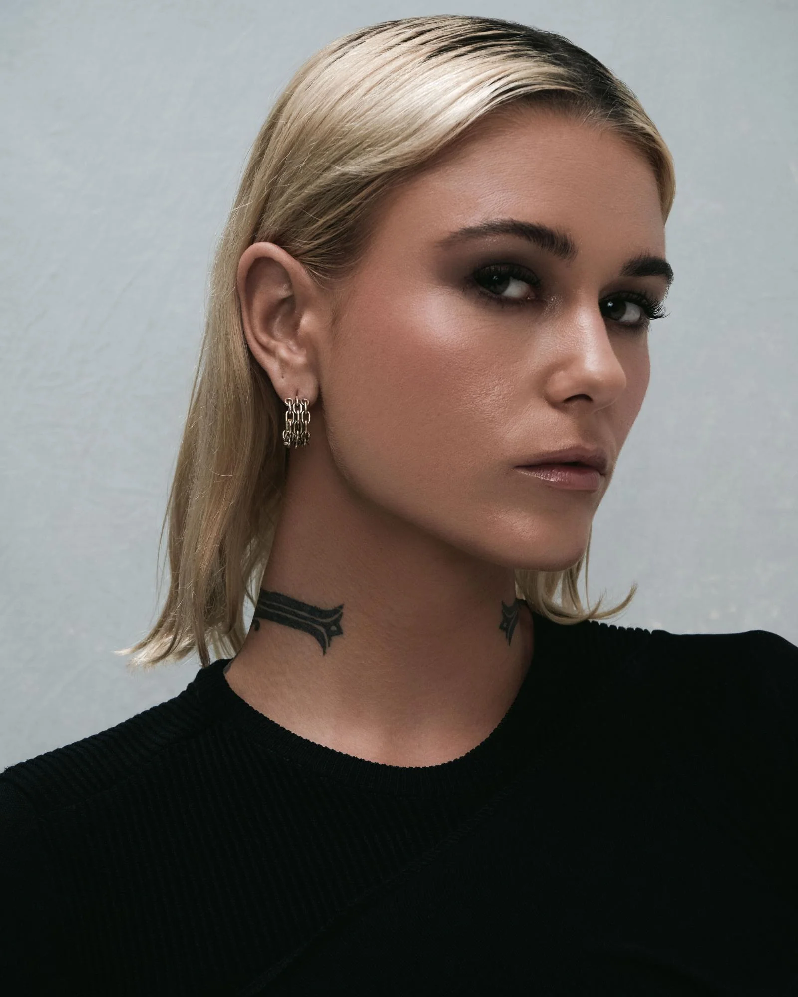 Seize Chain Earrings - Image 5
